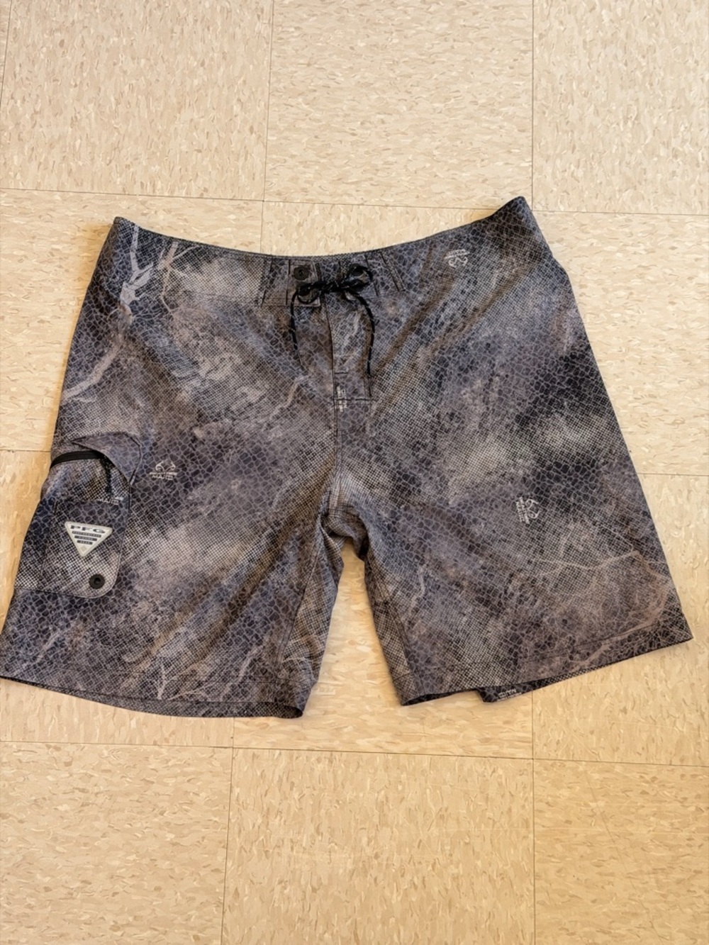 Columbia PFG X Realtree Outdoors Men's Sz 40 Swim Trunks Shorts Fishing Gear